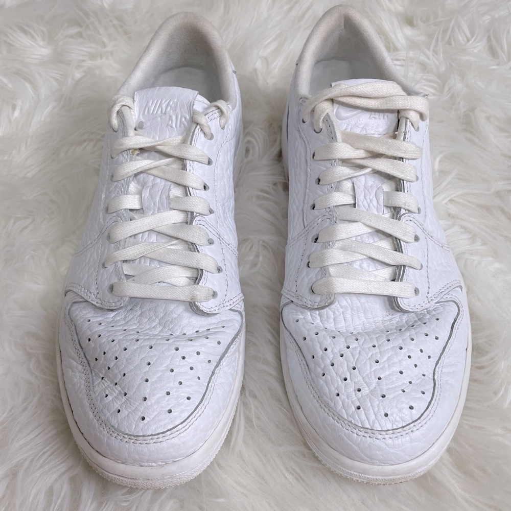 Jordan 1 Retro Low Swooshless Sz 8.5